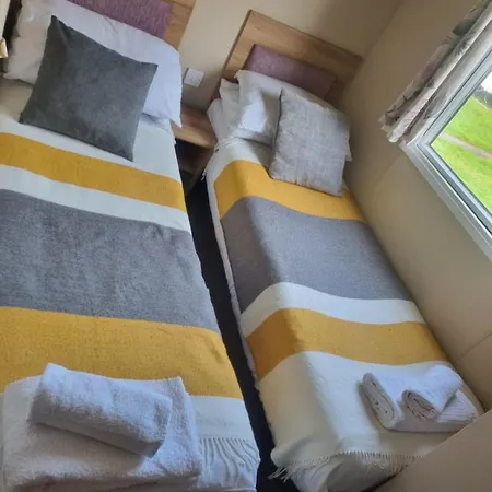 Newquay Bay Porth Caravan - 6 Berth 新码头