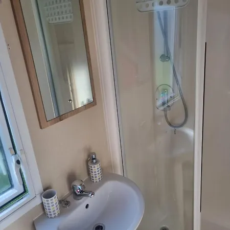 Newquay Bay Porth Caravan - 6 Berth 营地 新码头