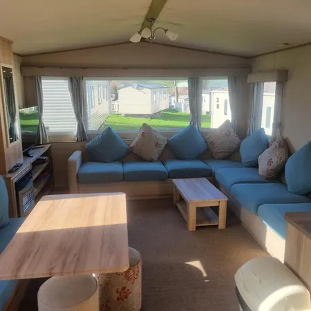 Newquay Bay Porth Caravan - 6 Berth *